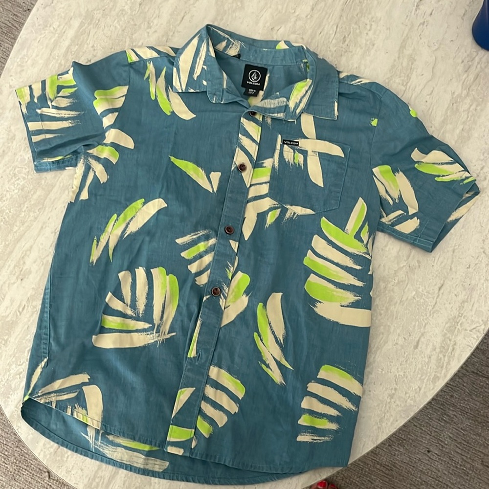 EUC VOLCOM boy shirt